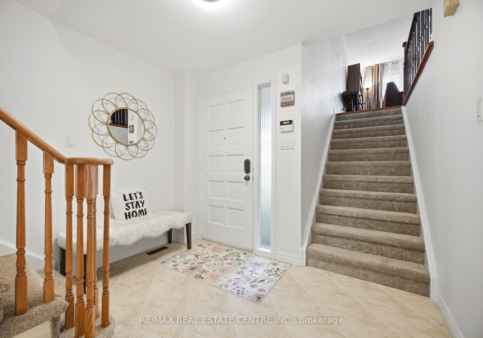 6884-edenwood-drive-mississauga-ontario-w13571186