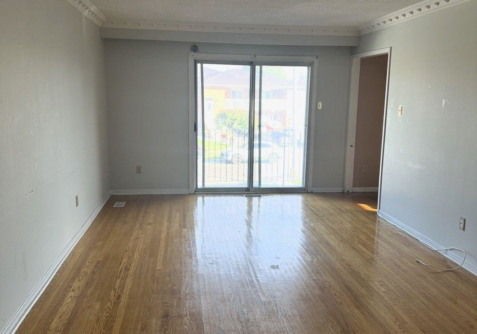 7463-sigsbee-drive-mississauga-ontario-w13571354