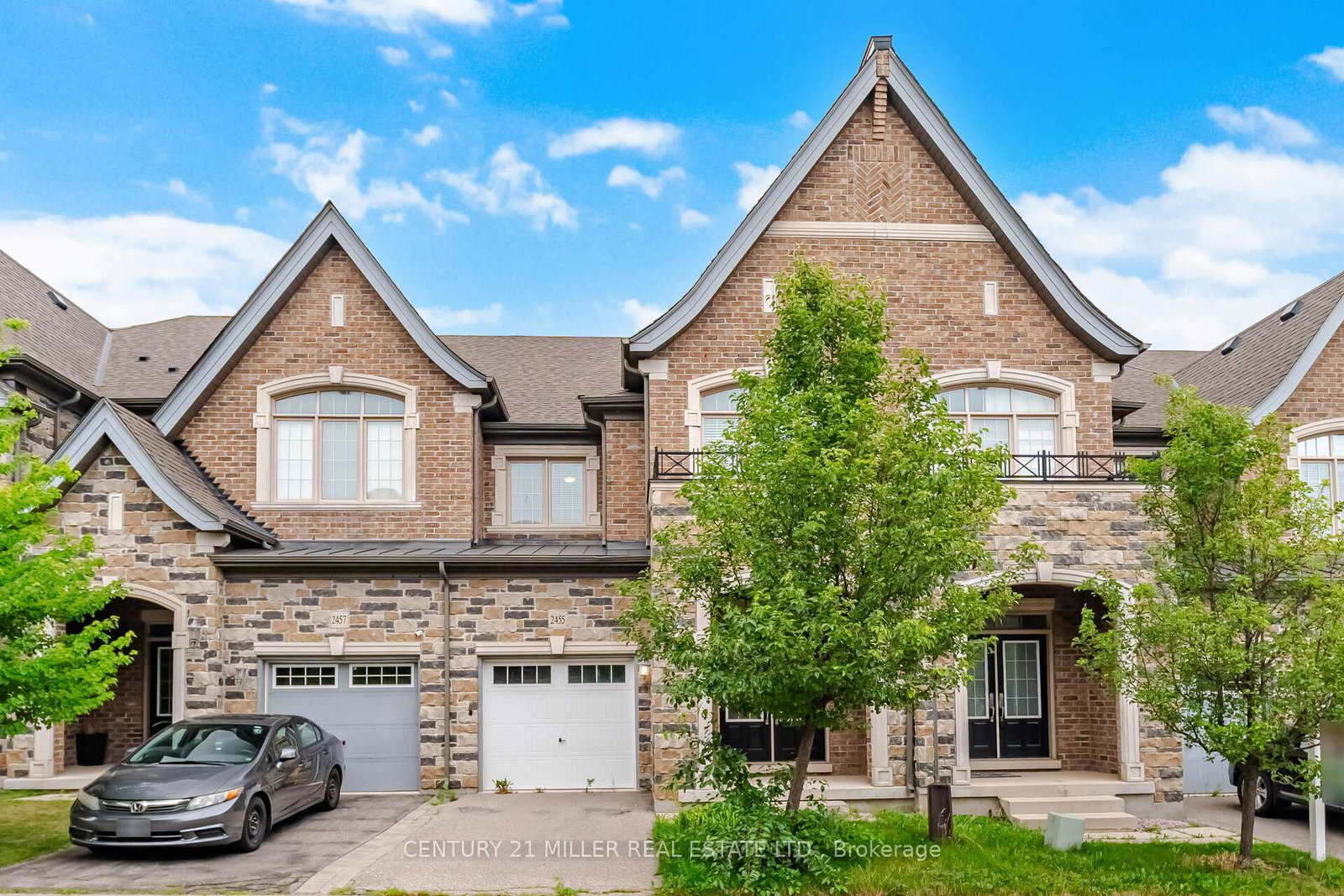 2455-village-common-oakville-ontario-w13571684
