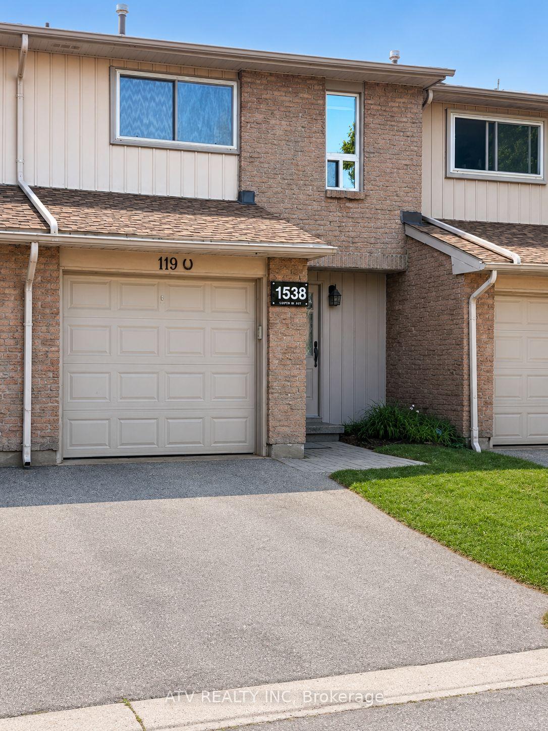 1538-lancaster-drive-oakville-ontario-w13571902