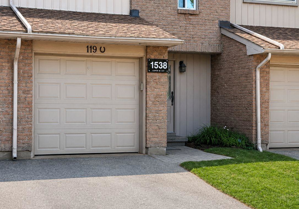 1538-lancaster-drive-oakville-ontario-w13571902