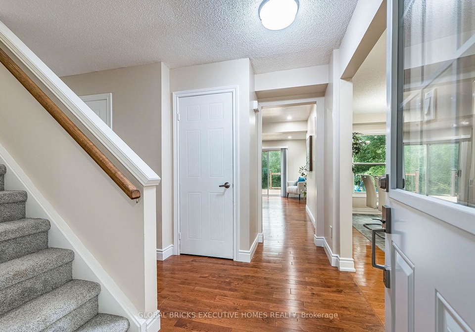 2150-hunt-crescent-burlington-ontario-w13572244