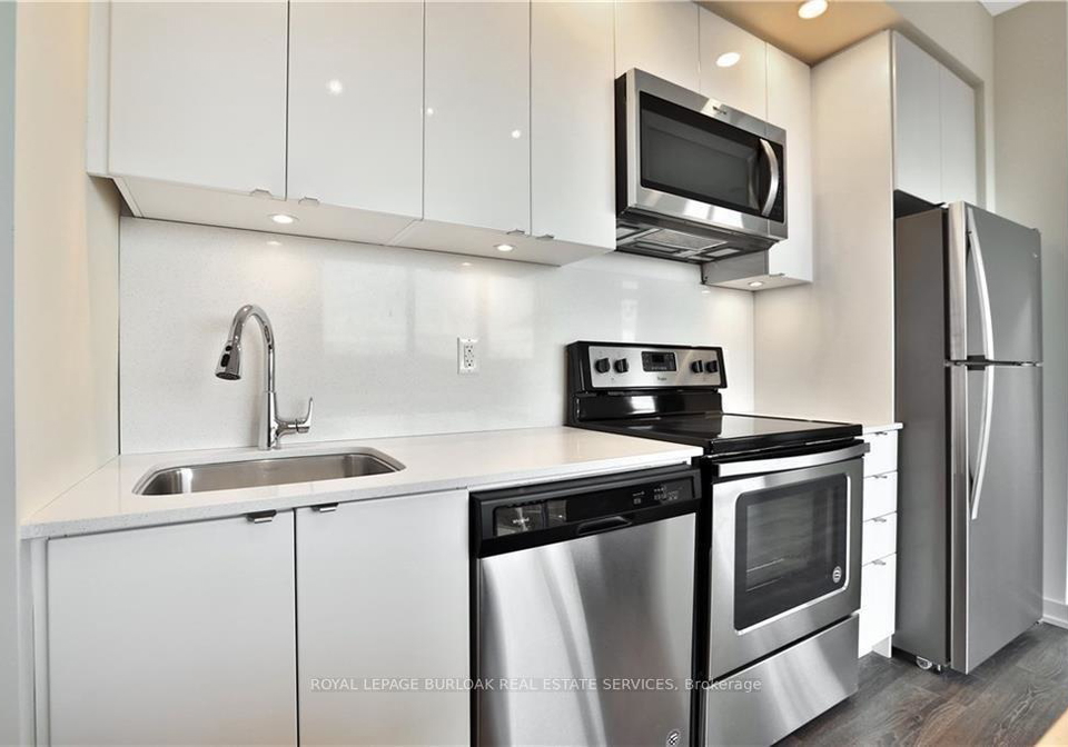 5240-dundas-street-burlington-ontario-w13572266