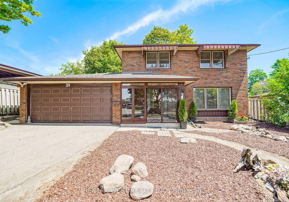 39-madron-crescent-toronto-york-ontario-w13572330