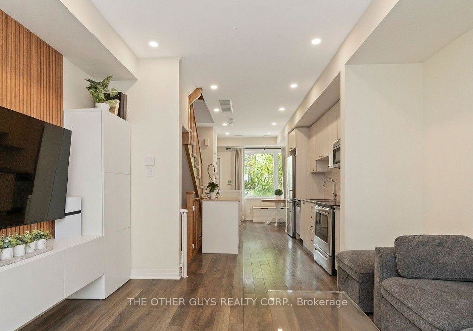 19-thomas-mulholland-drive-toronto-york-ontario-w13572634