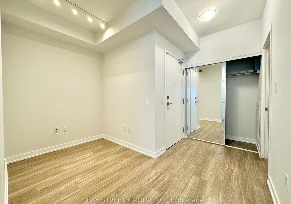 4055-parkside-village-drive-mississauga-ontario-w13572694
