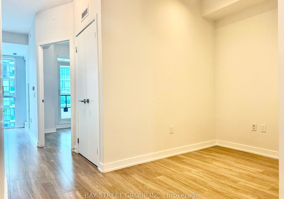 4055-parkside-village-drive-mississauga-ontario-w13572694