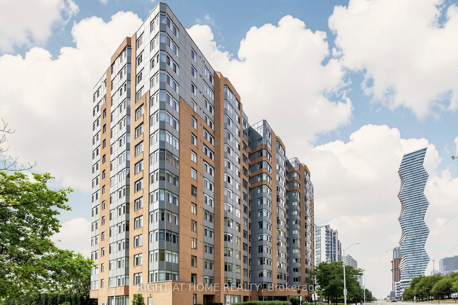 300-webb-drive-mississauga-ontario-w13572740