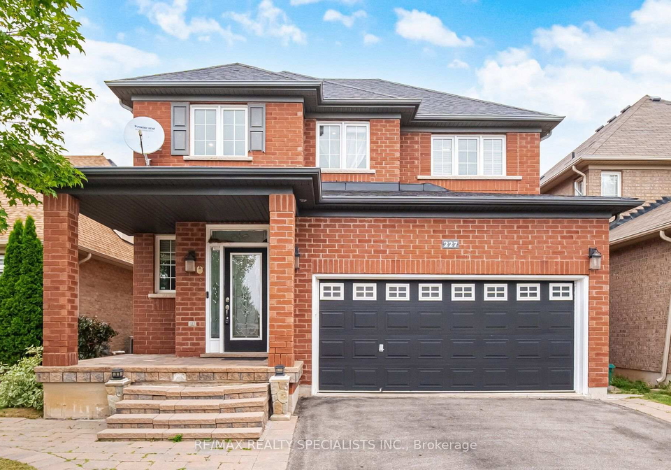 227-minto-crescent-milton-ontario-w13573080