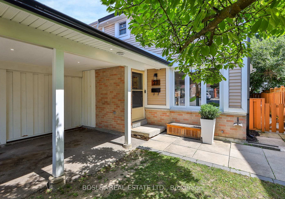 21-courtleigh-square-brampton-ontario-w13573102