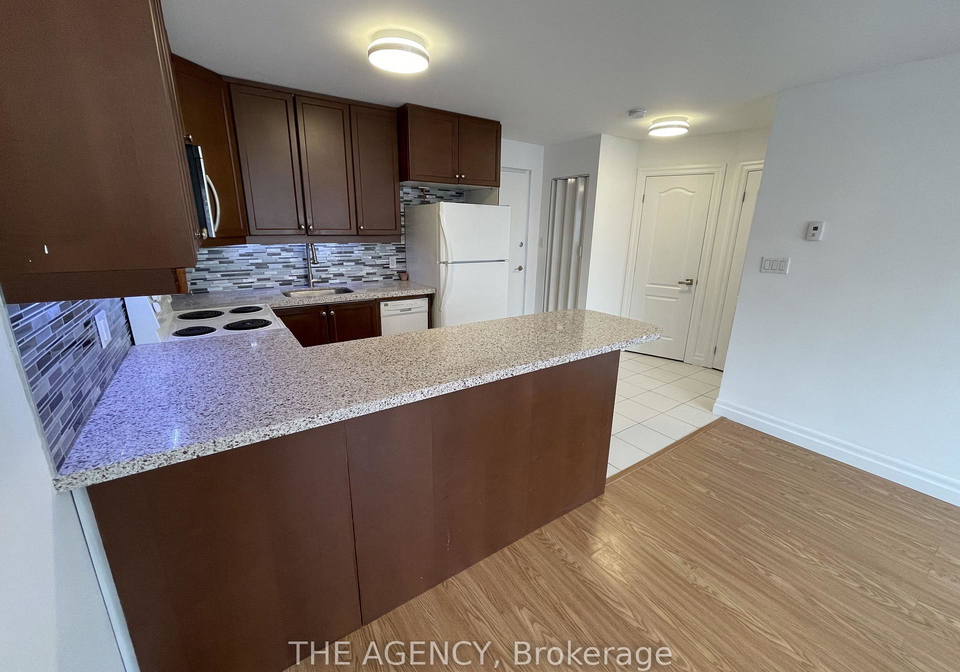 2940-dundas-street-w-toronto-toronto-ontario-w13573822