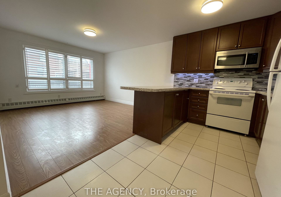 2940-dundas-street-w-toronto-toronto-ontario-w13573822