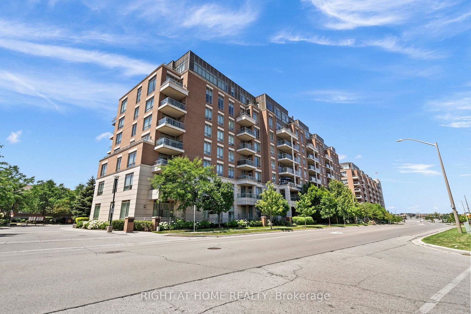 2470-prince-michael-drive-oakville-ontario-w13573948