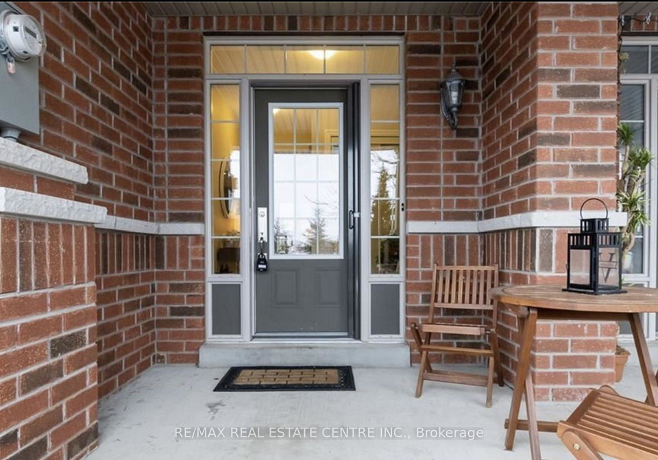112-hanson-crescent-milton-ontario-w13574208