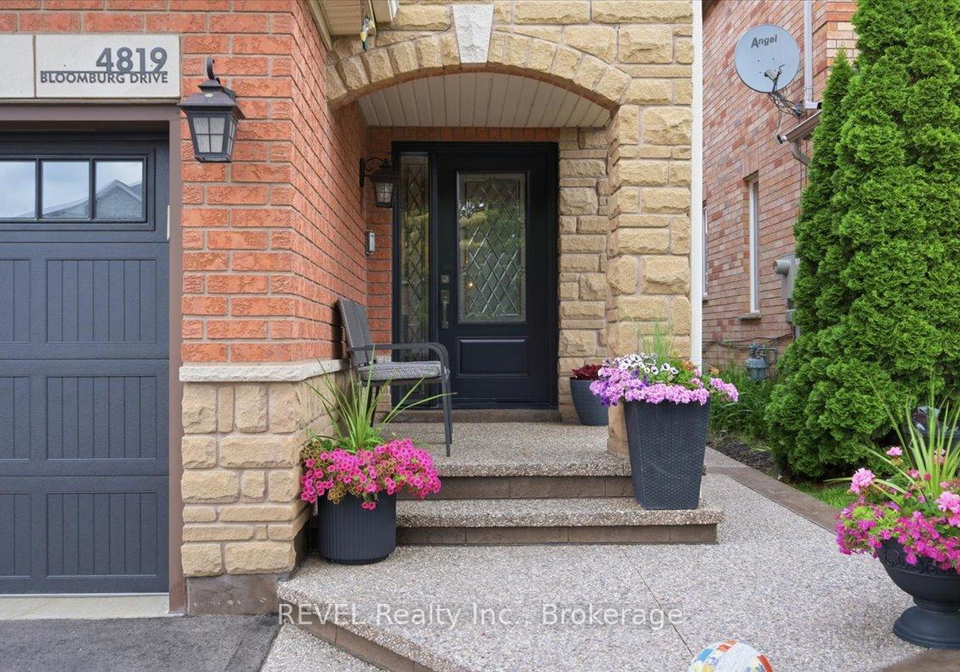 4819-bloomburg-drive-mississauga-ontario-w13574378