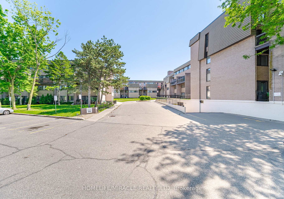 2095-roche-court-mississauga-ontario-w13574516