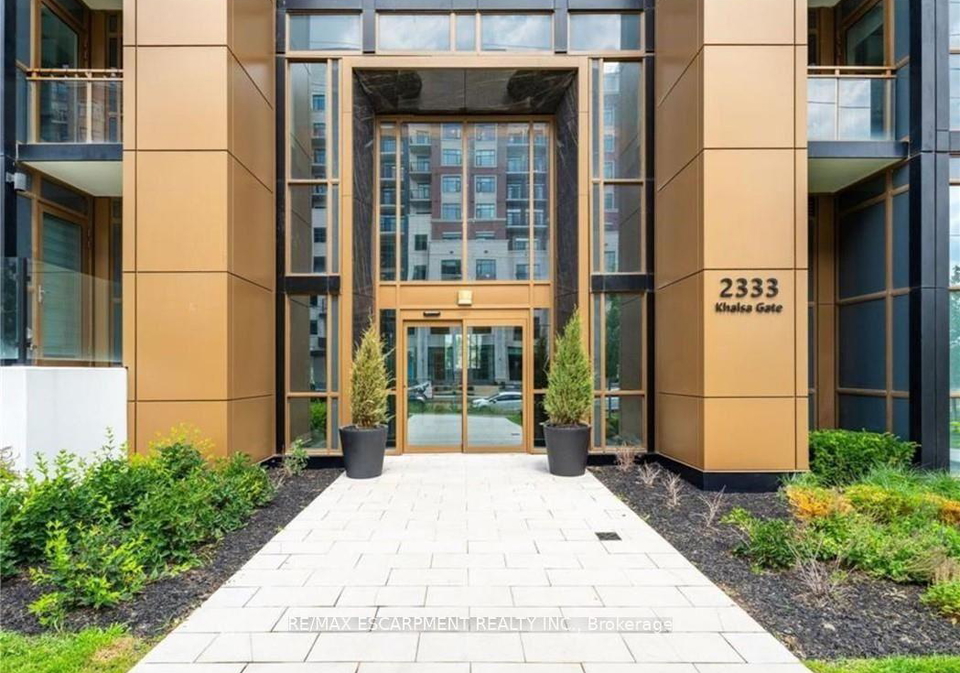 2333-khalsa-gate-oakville-ontario-w13574622