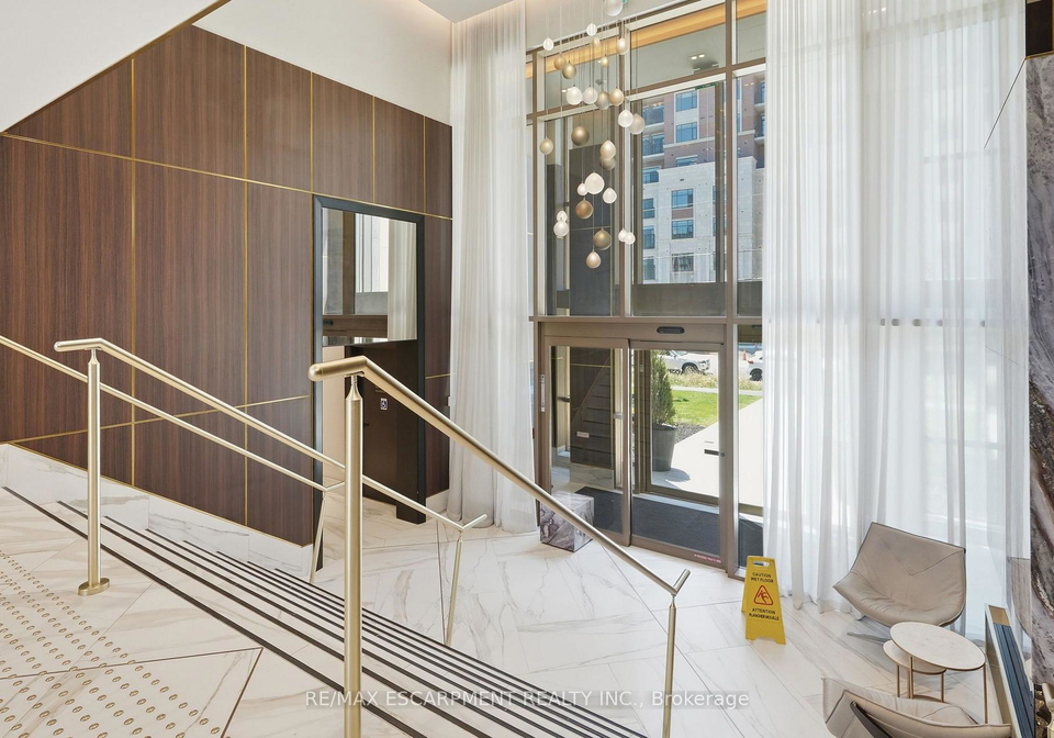 2333-khalsa-gate-oakville-ontario-w13574622