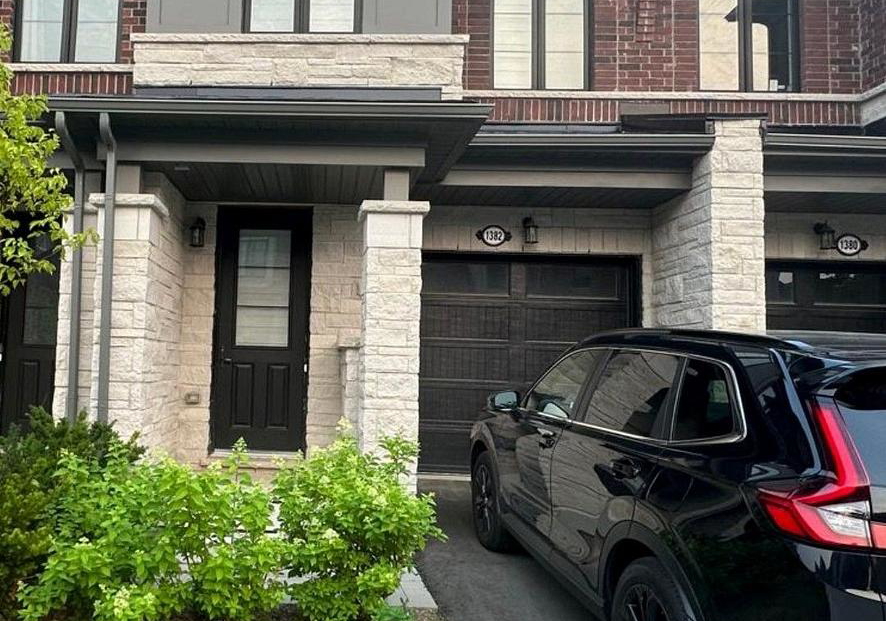 1382-national-common-burlington-ontario-w13574772