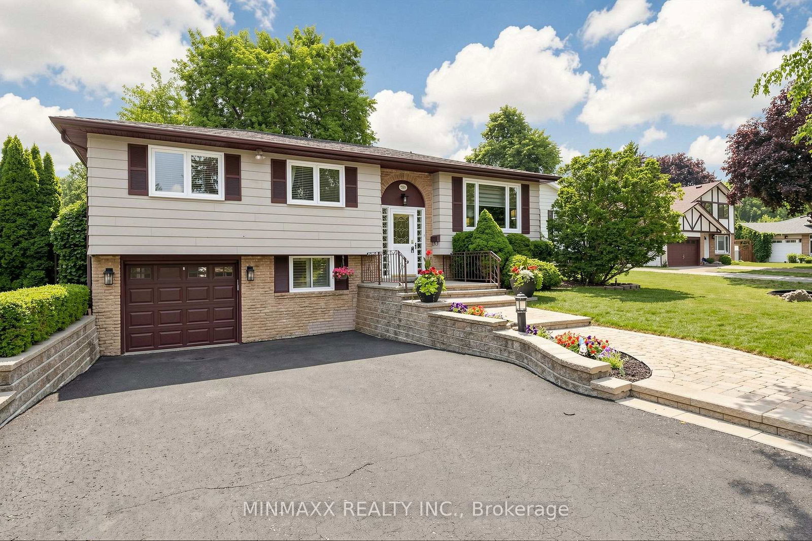 588-strathcona-court-milton-ontario-w13574862