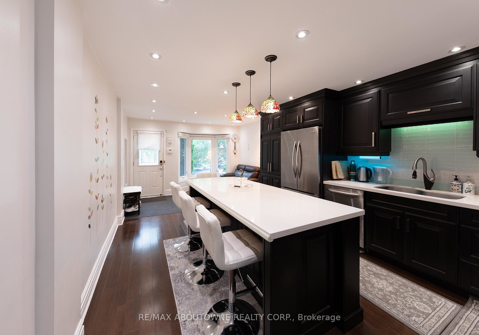2072-glenada-crescent-oakville-ontario-w13574922