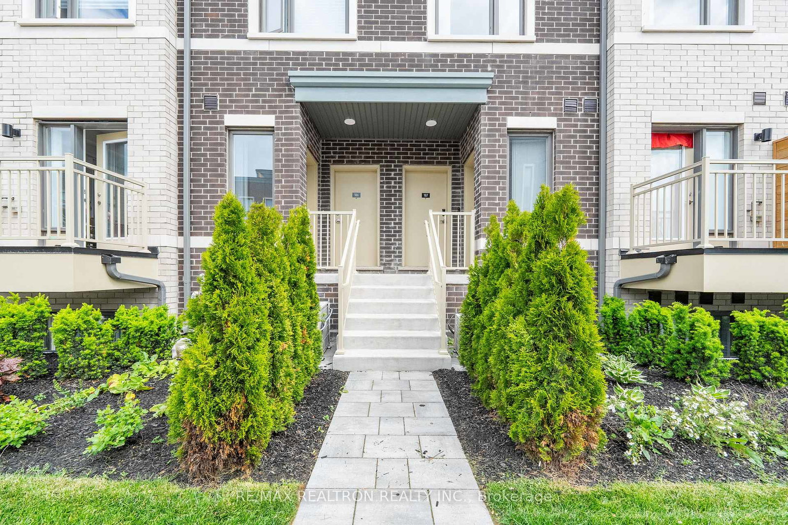 10-lloyd-janes-lane-toronto-etobicoke-ontario-w13575468