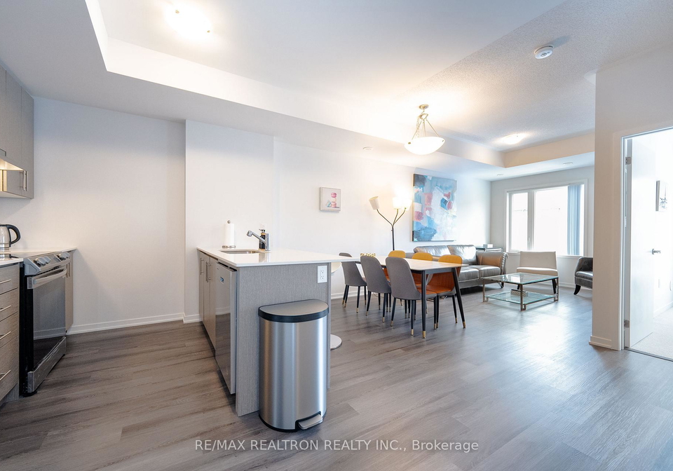 10-lloyd-janes-lane-toronto-etobicoke-ontario-w13575468