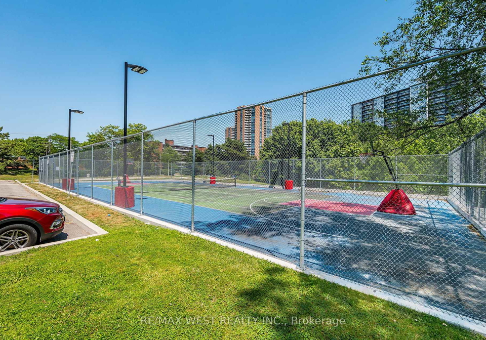 11-wincott-drive-toronto-etobicoke-ontario-w13575562