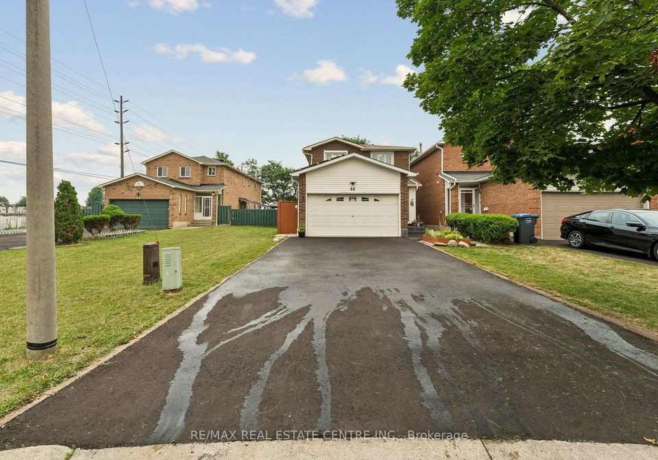 44-adam-street-brampton-ontario-w13575998