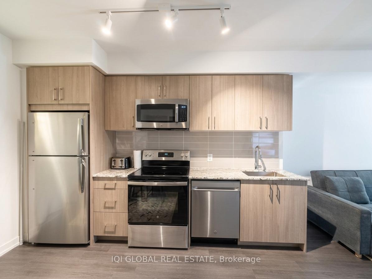 4010-eglinton-avenue-w-toronto-etobicoke-ontario-w13576040