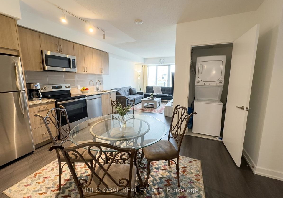 4010-eglinton-avenue-w-toronto-etobicoke-ontario-w13576040