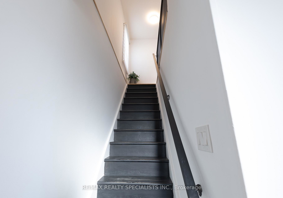 11-dayton-avenue-toronto-etobicoke-ontario-w13576112
