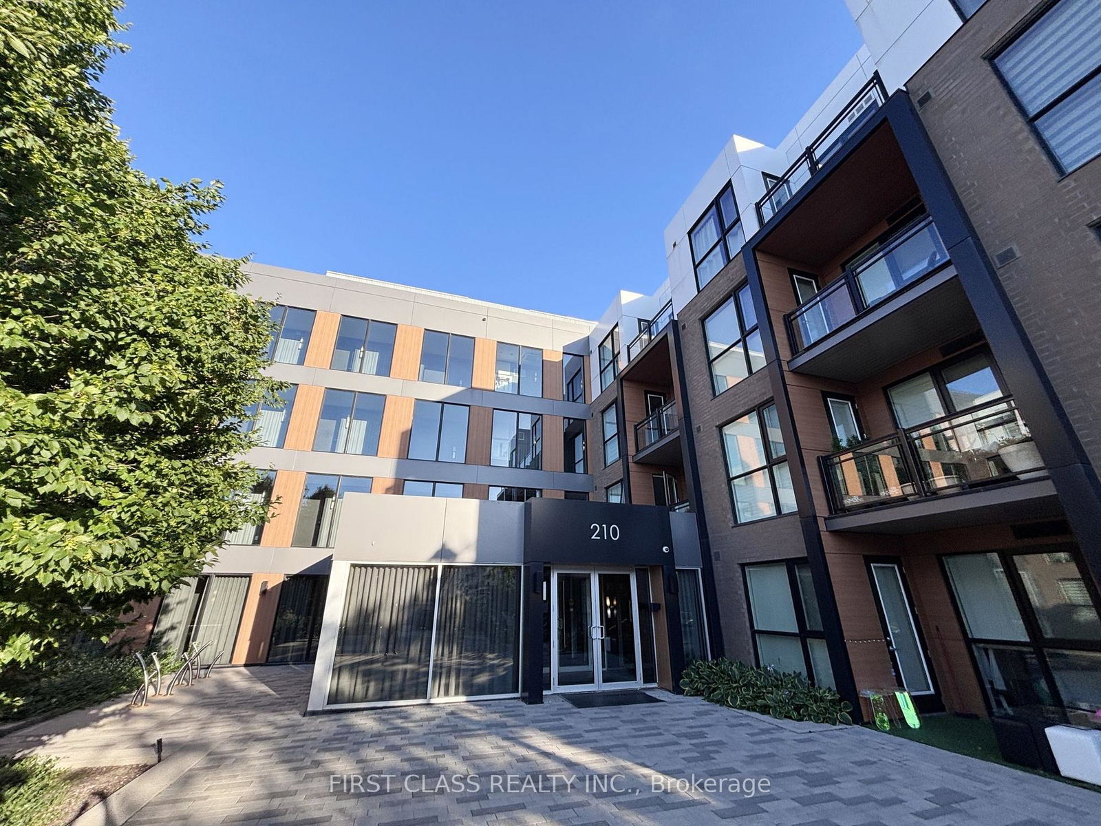 210-sabina-drive-oakville-ontario-w13576114