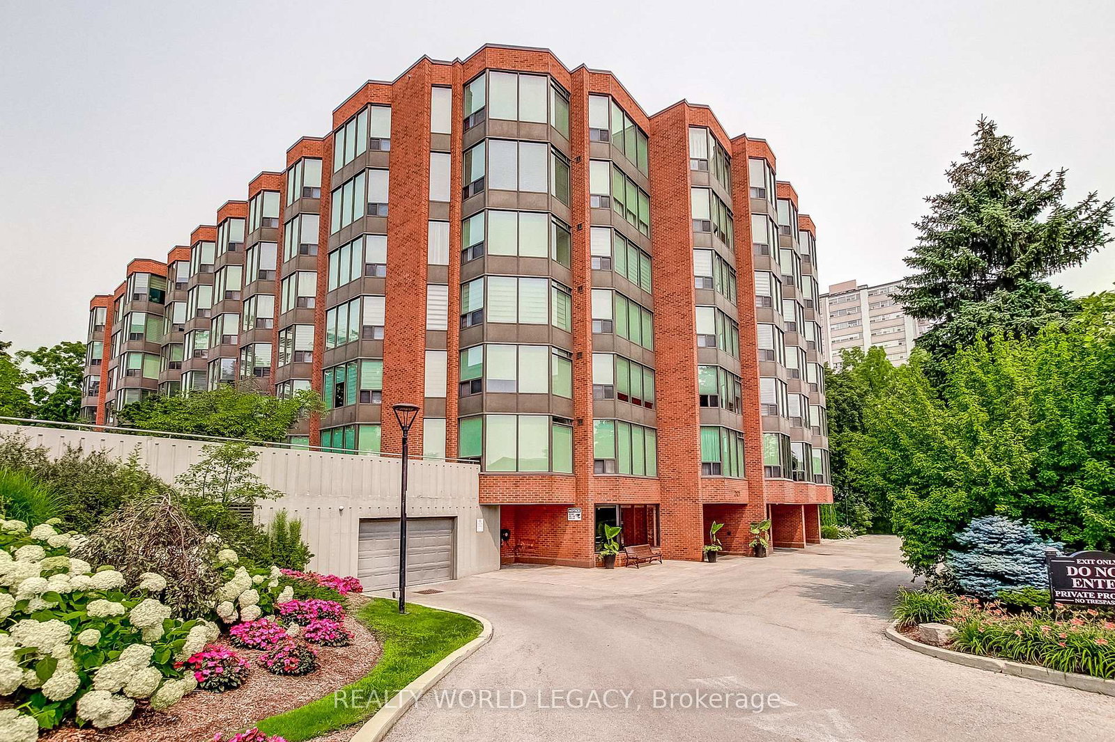 2121-lakeshore-road-burlington-ontario-w13576598