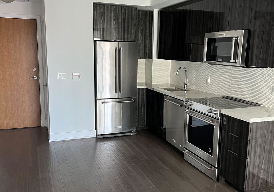 30-shore-breeze-drive-toronto-etobicoke-ontario-w13576632