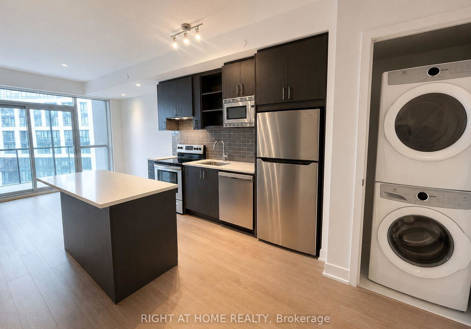 60-george-butchart-drive-toronto-york-ontario-w13577014