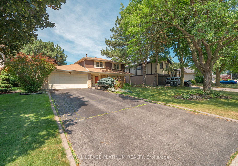 47-parkview-place-brampton-ontario-w13577378