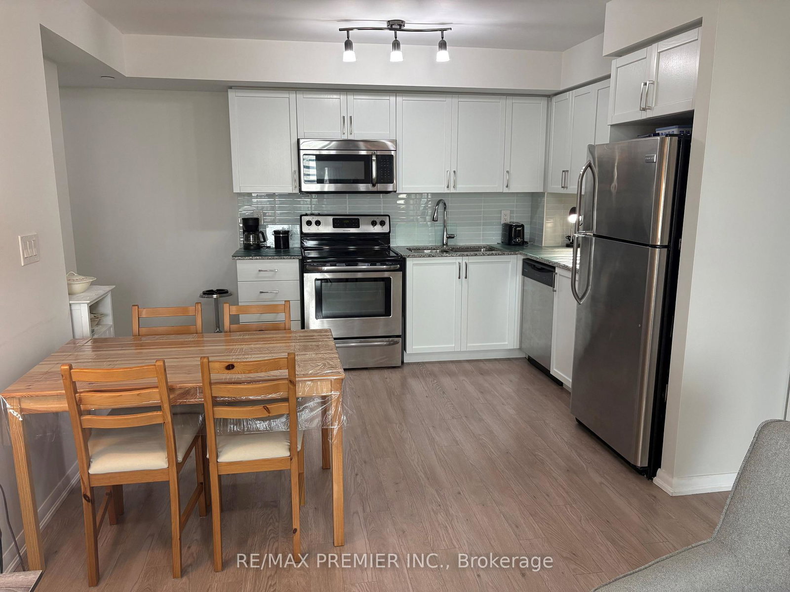 800-lawrence-avenue-w-toronto-north-york-ontario-w13577544