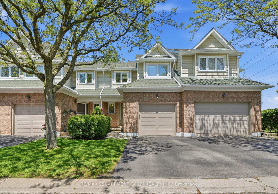 2215-cleaver-avenue-burlington-ontario-w13577638
