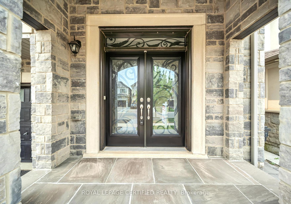 18-vineyard-drive-brampton-ontario-w13577776