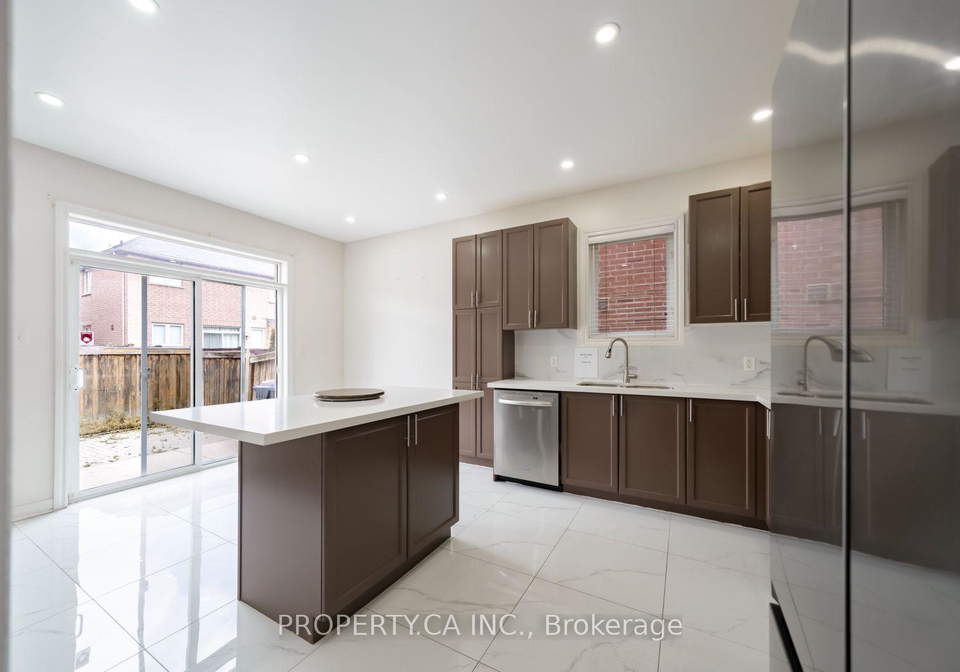 75-iron-block-drive-brampton-ontario-w13577792
