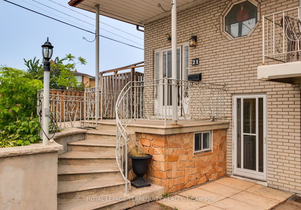 21-buckland-road-toronto-york-ontario-w13577868
