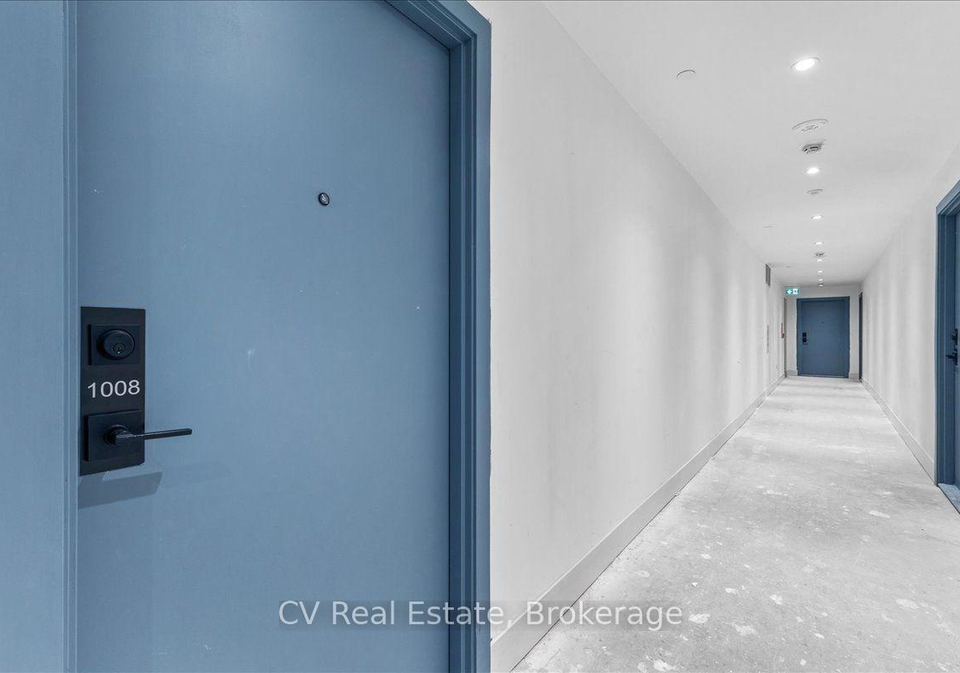 1063-douglas-mccurdy-common-mississauga-ontario-w13577996