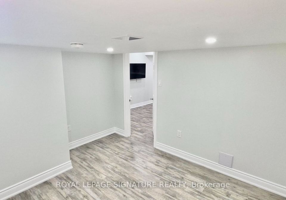 16a-hutton-crescent-caledon-ontario-w13578028
