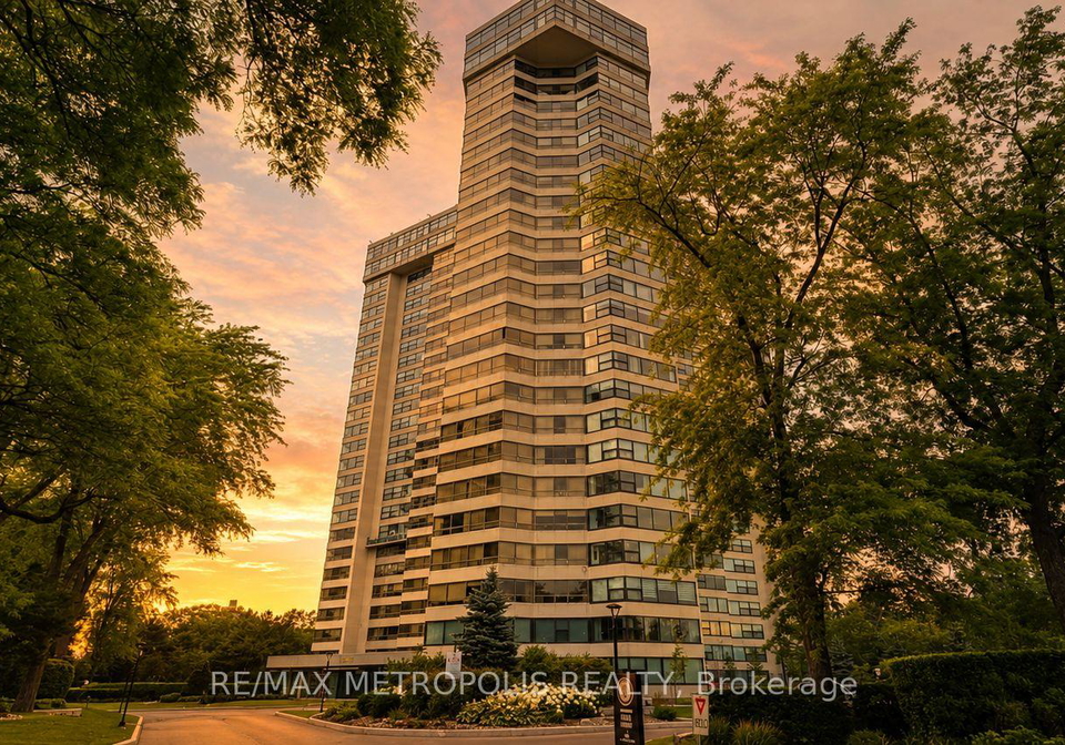 1300-bloor-street-mississauga-ontario-w13578496