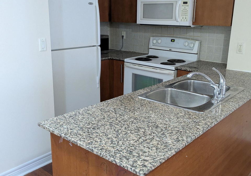 310-burnhamthorpe-road-w-mississauga-ontario-w13578774