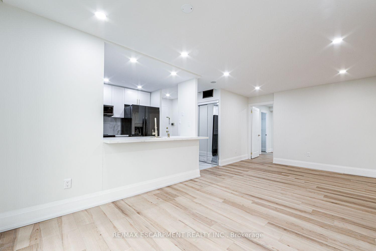 285-enfield-place-mississauga-ontario-w13578832