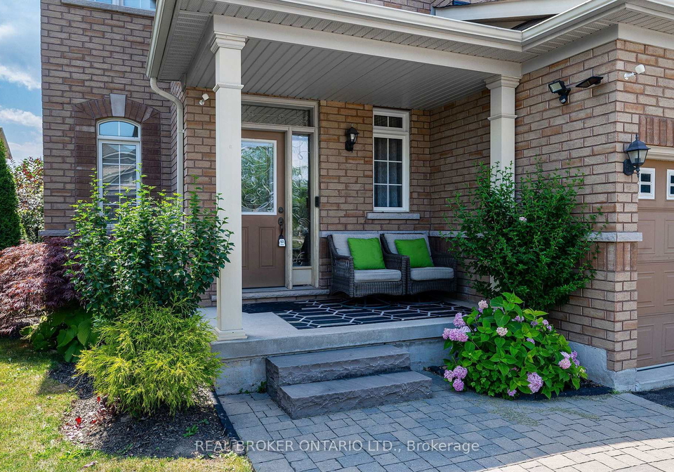636-serafini-crescent-milton-ontario-w13578854