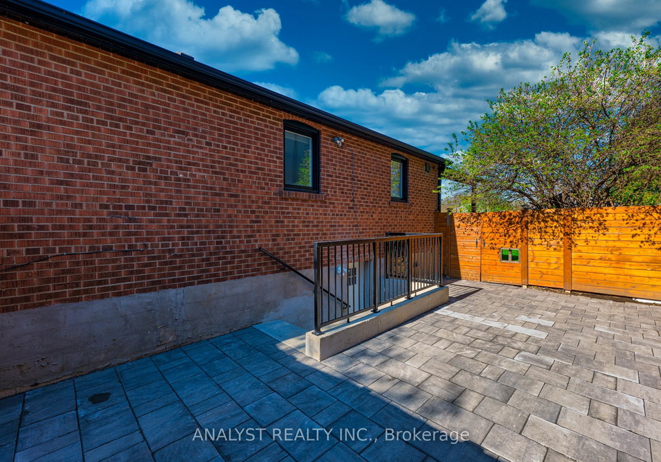 39-chartwell-road-toronto-etobicoke-ontario-w13578910