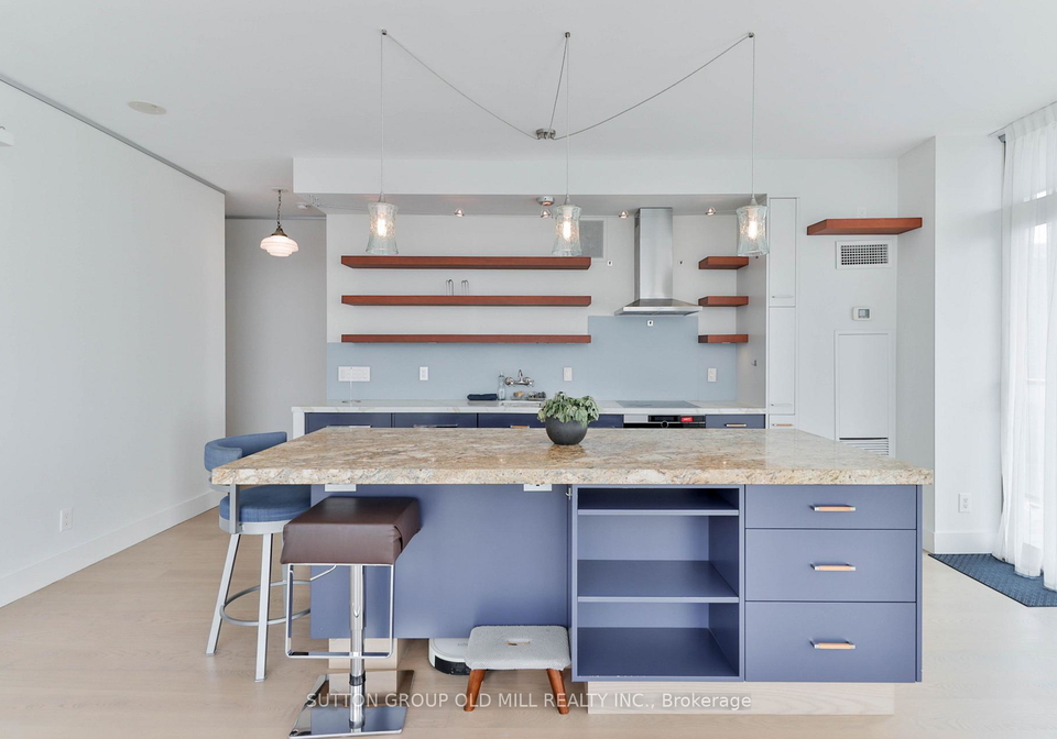 105-the-queensway-toronto-toronto-ontario-w13579092